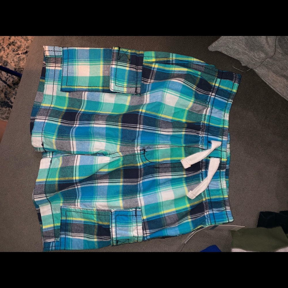 LOT OF BOYS CLOTHES - Picture 3 of 3